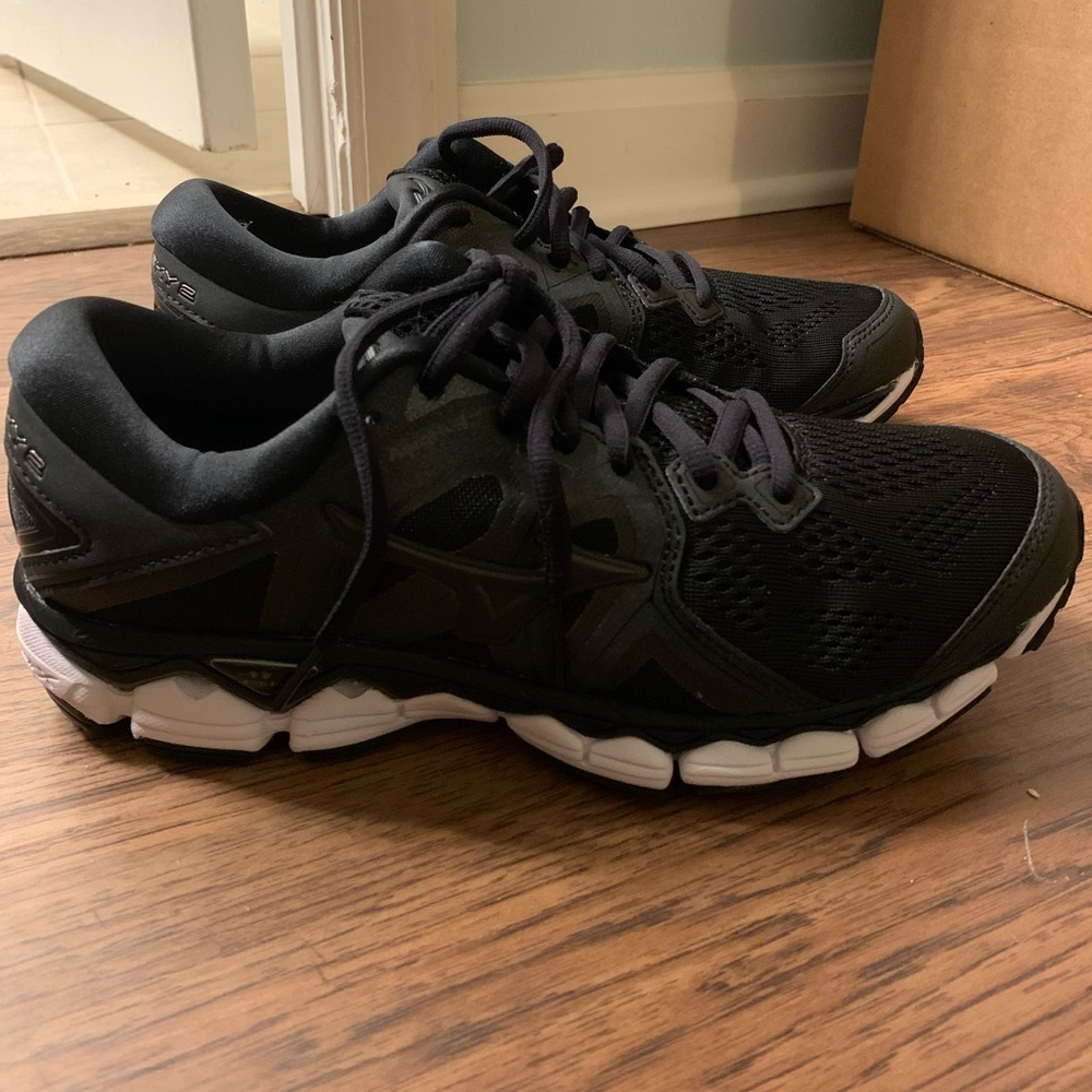 Mizuno Sz 8 (7.5) Women’s Wave Sky 2 Shoes NEW 👟